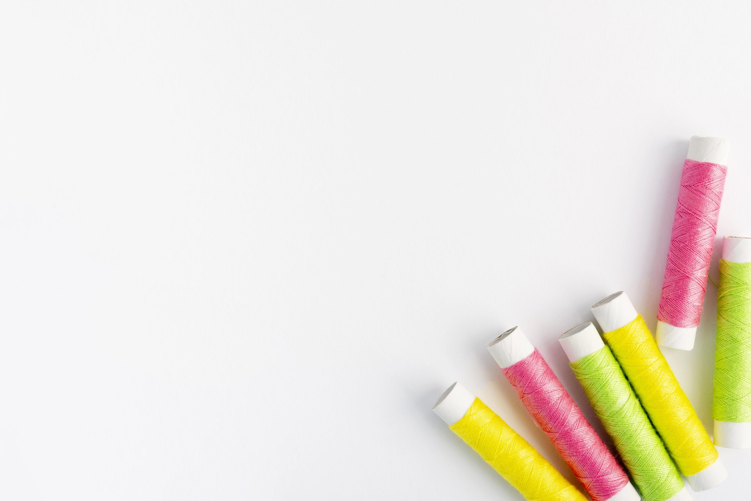 top-view-sewing-accesories-with-copy-space